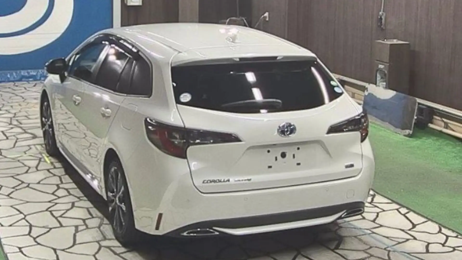 
								TOYOTA | Corolla Touring | 2020 full									