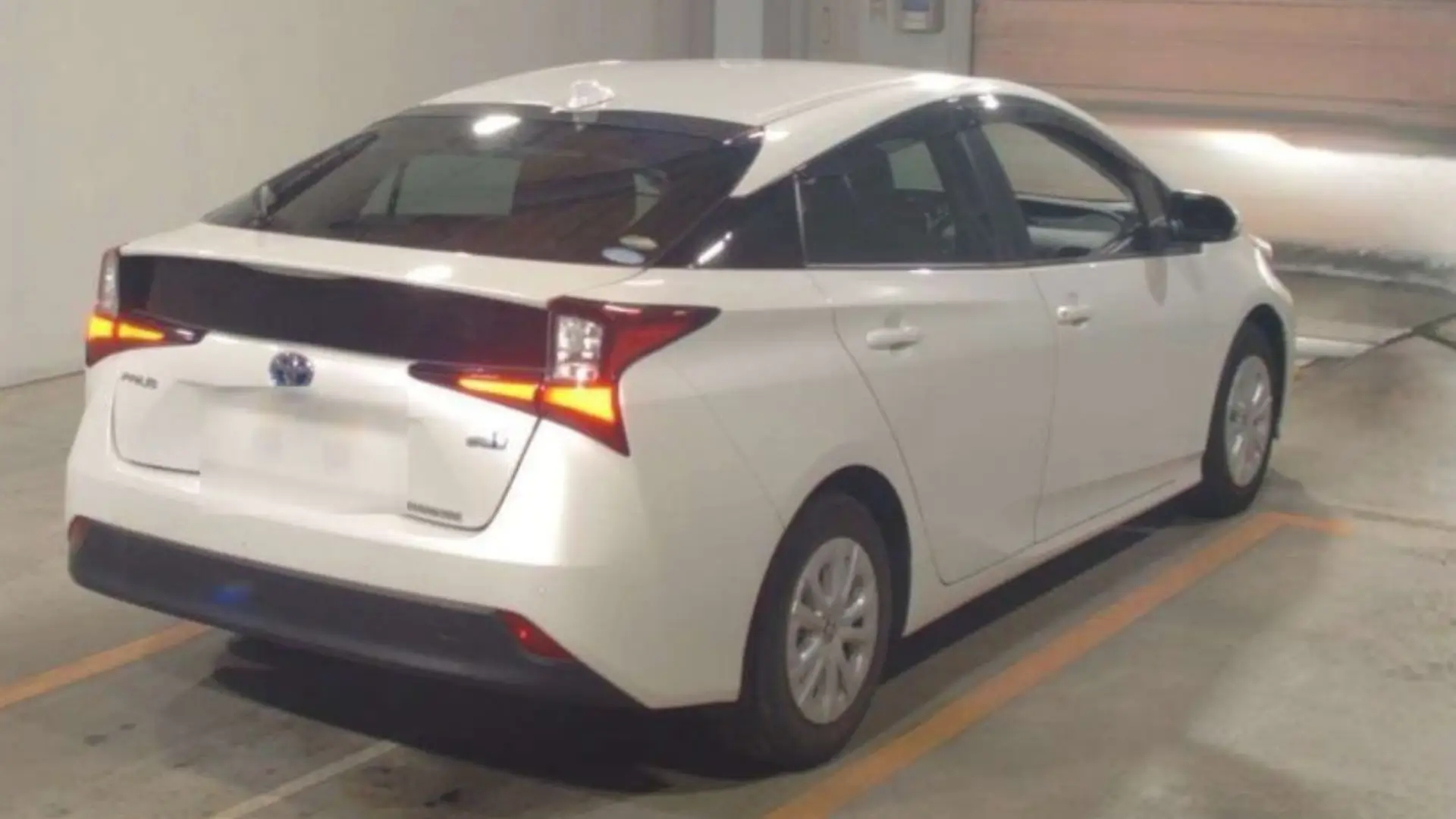 
								TOYOTA | Prius | 2021 full									