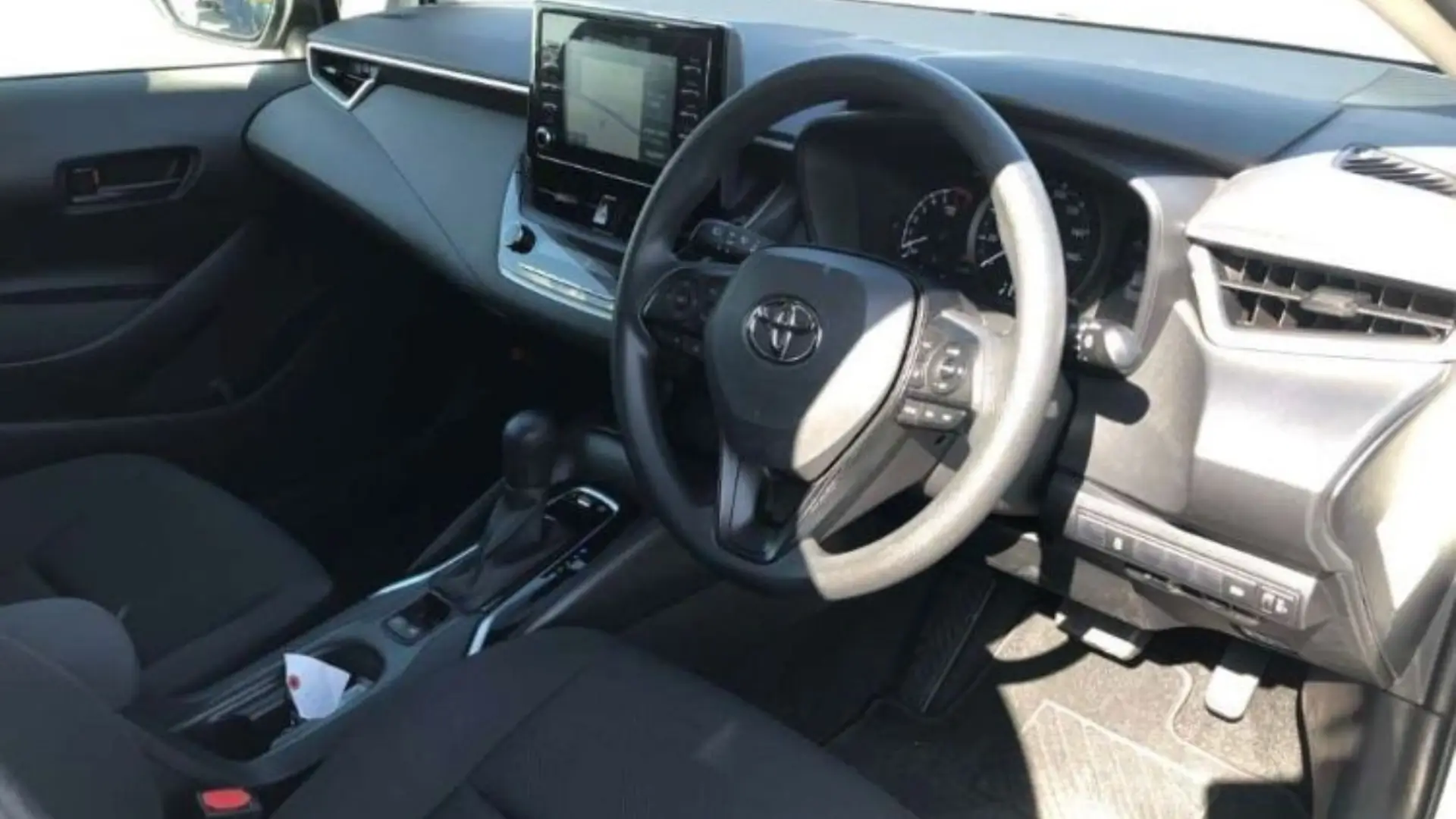 
								TOYOTA | Corolla Touring | 2020 full									