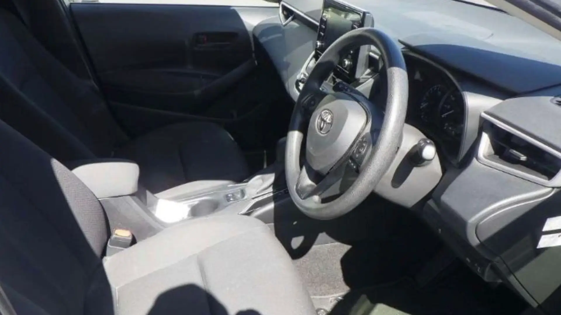 
								TOYOTA | Corolla Touring | 2020 full									