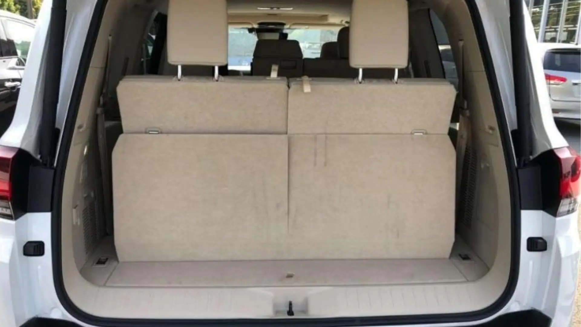 
								TOYOTA | Land cruiser | 2023 full									