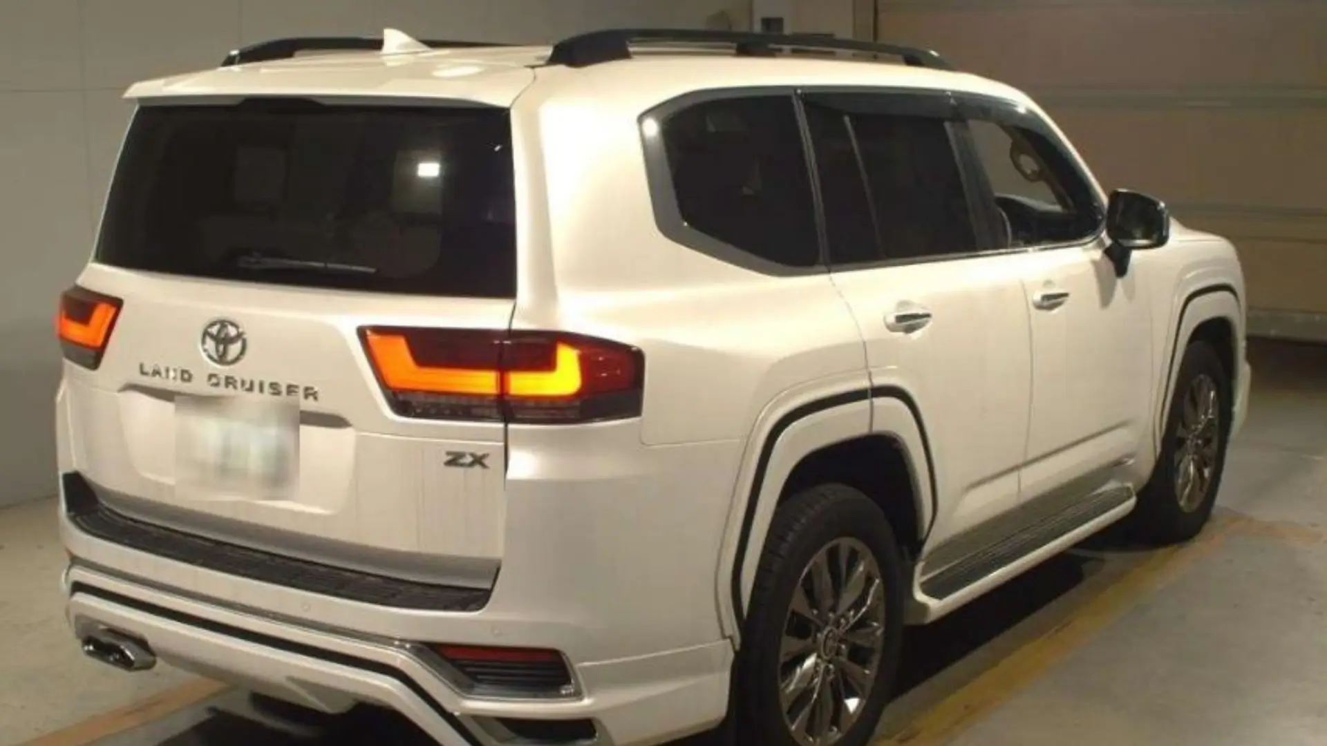 
								TOYOTA | Land cruiser | 2023 full									