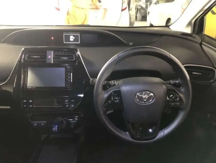 
								TOYOTA | Prius | 2021 full									
