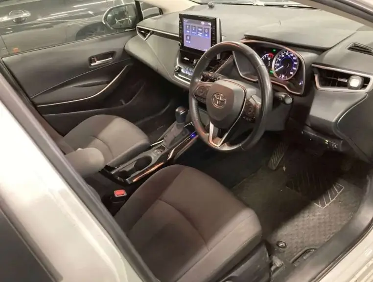 
								TOYOTA | Corolla Touring | 2020 full									